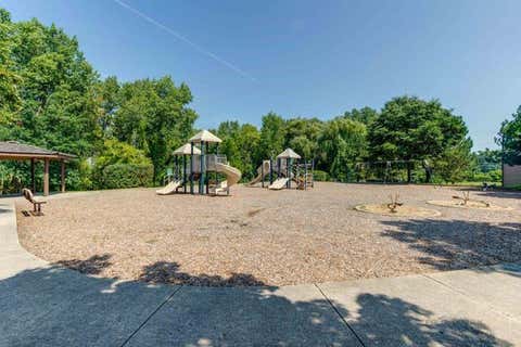 Tiny photo for 1800 Darnell Street, Libertyville, IL 60048 (MLS # 12662203)