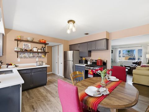 Tiny photo for 300 Duane Street #3, Glen Ellyn, IL 60137 (MLS # 12528109)