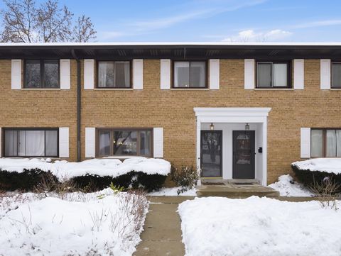 Tiny photo for 300 Duane Street #3, Glen Ellyn, IL 60137 (MLS # 12528109)