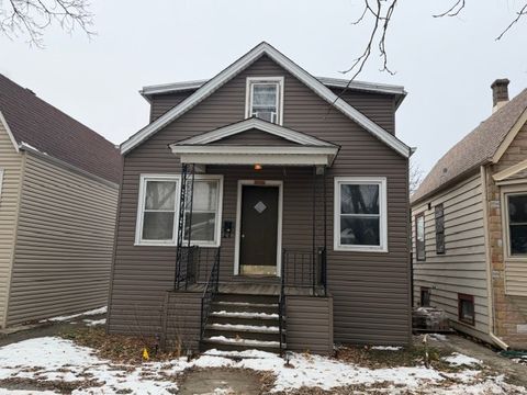 5022 W WINNEMAC Avenue Chicago IL 60630