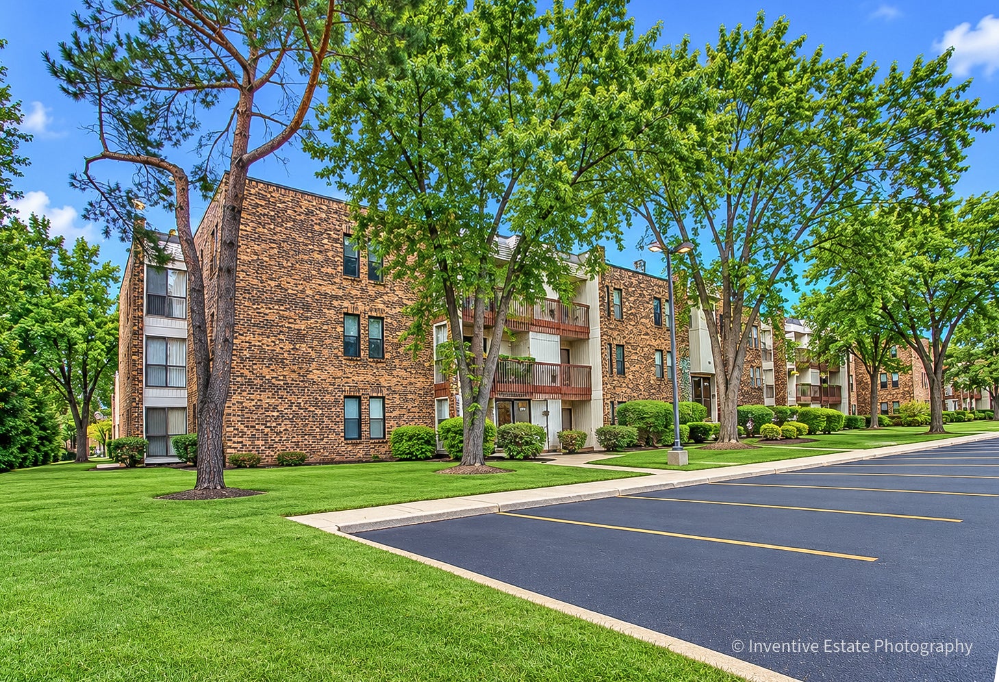 2212 Country Club Drive 4