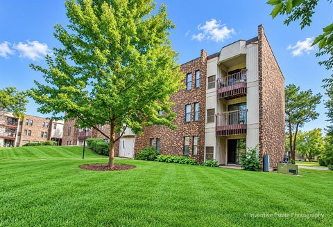 Tiny photo for 2212 Country Club Drive #4, Woodridge, IL 60517 (MLS # 12774935)