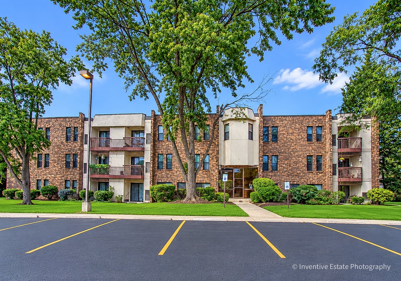 2212 Country Club Drive 4