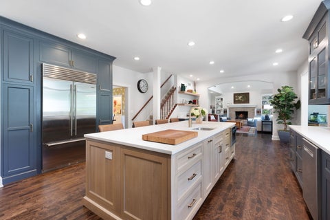 Tiny photo for 320 Camelot Lane, Libertyville, IL 60048 (MLS # 12651274)