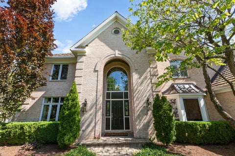 Tiny photo for 320 Camelot Lane, Libertyville, IL 60048 (MLS # 12651274)