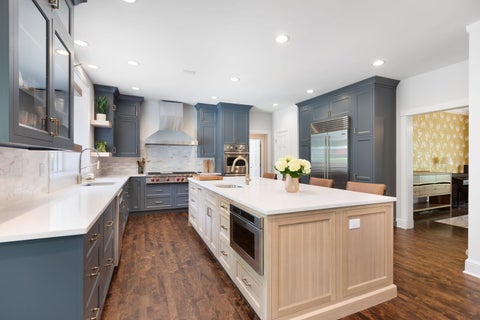Tiny photo for 320 Camelot Lane, Libertyville, IL 60048 (MLS # 12651274)