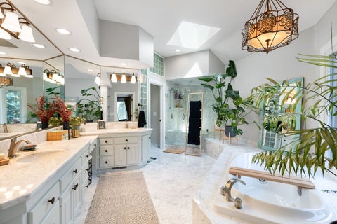 Tiny photo for 320 Camelot Lane, Libertyville, IL 60048 (MLS # 12651274)