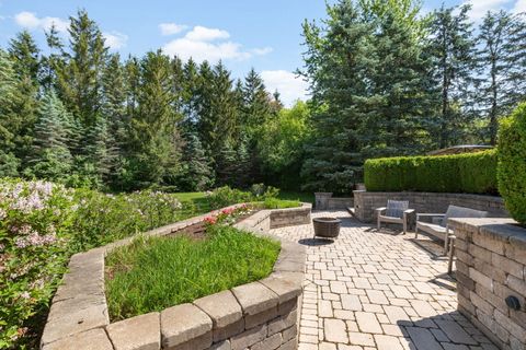 Tiny photo for 320 Camelot Lane, Libertyville, IL 60048 (MLS # 12651274)