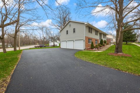 Tiny photo for 727 OLD HUNT Road, Fox River Grove, IL 60021 (MLS # 12544905)