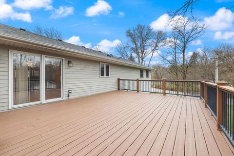 Tiny photo for 727 OLD HUNT Road, Fox River Grove, IL 60021 (MLS # 12544905)
