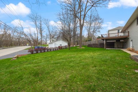 Tiny photo for 727 OLD HUNT Road, Fox River Grove, IL 60021 (MLS # 12544905)