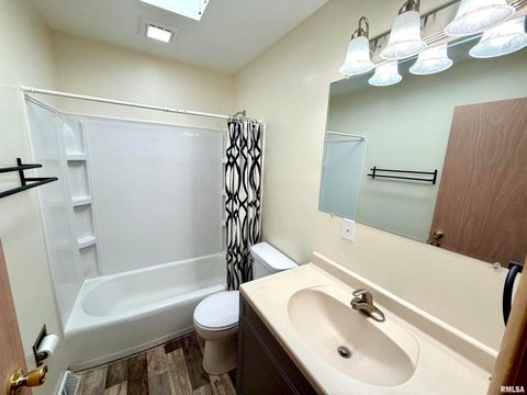 Tiny photo for 139 N VAIL Street, Geneseo, IL 61254 (MLS # QC4267503)