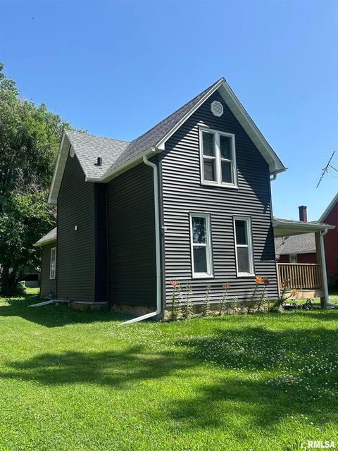 Tiny photo for 756 13TH Avenue S, Clinton, IA 52732 (MLS # QC4264693)