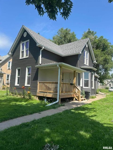 Photo of 756 13TH Avenue S, Clinton, IA 52732 (MLS # QC4264693)