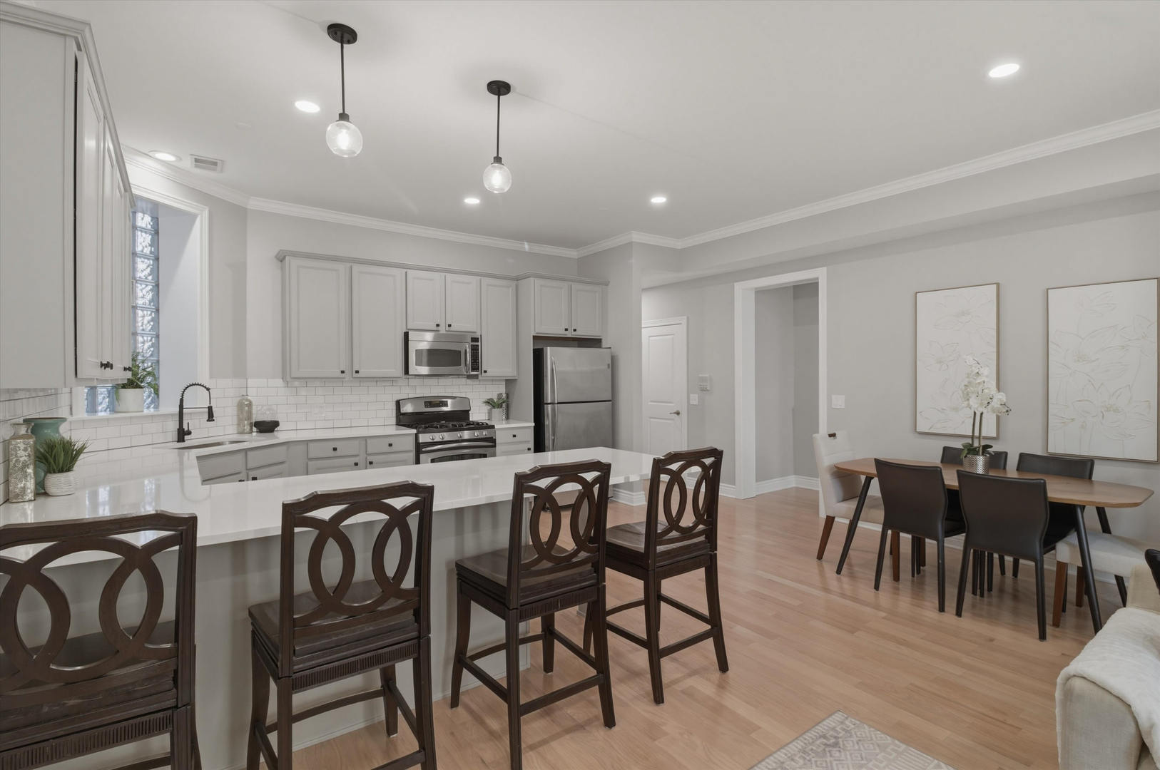 1254 W Diversey Parkway 1