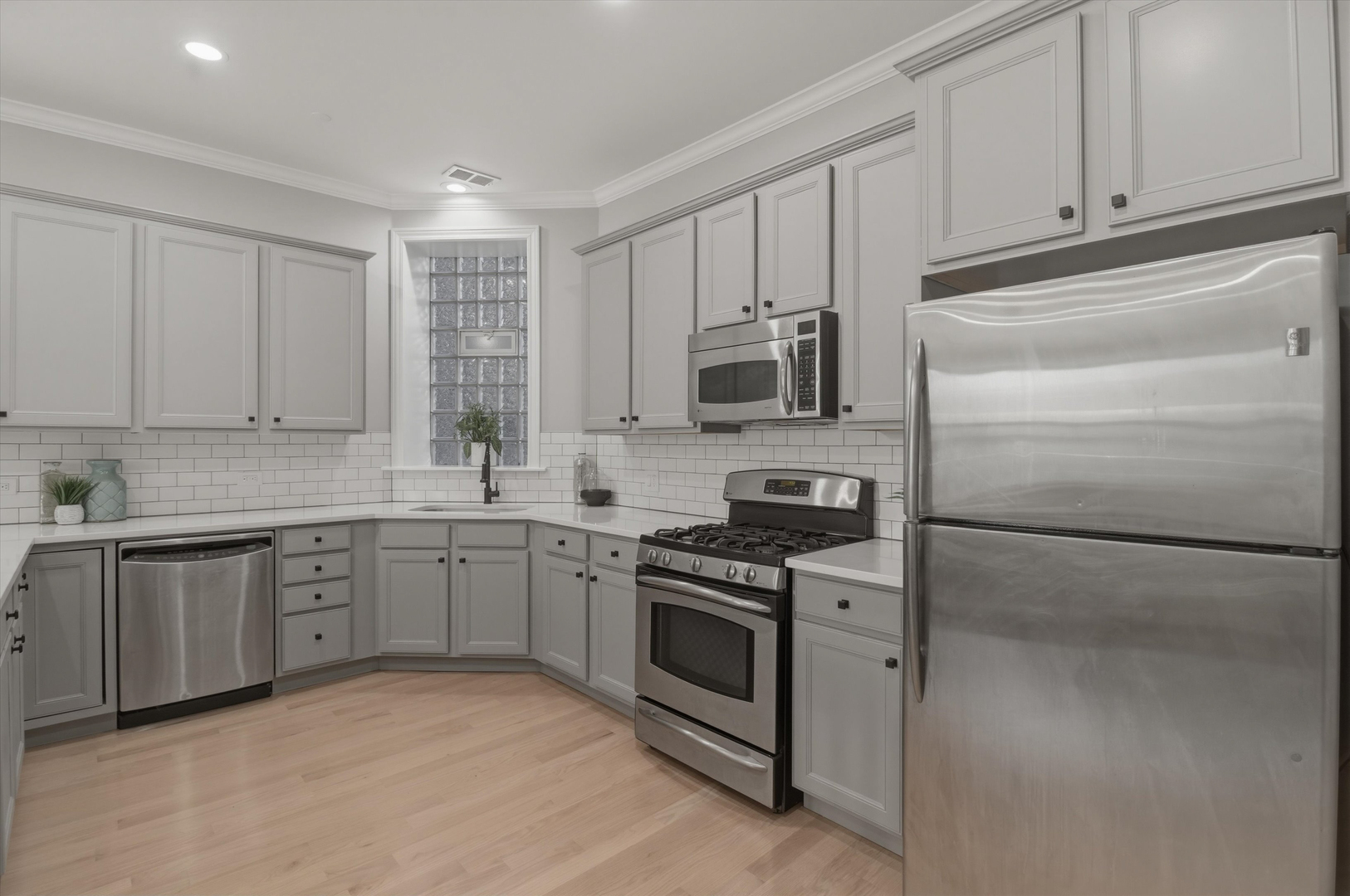 1254 W Diversey Parkway 1