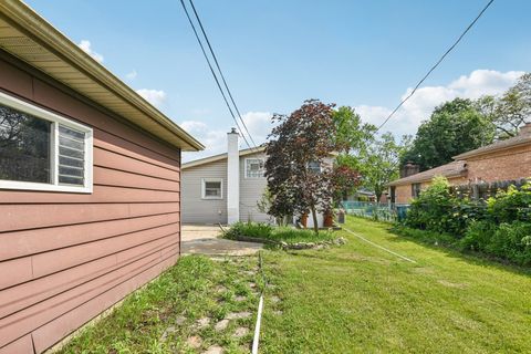 Tiny photo for 329 E Jefferson Street, Bensenville, IL 60106 (MLS # 12427667)