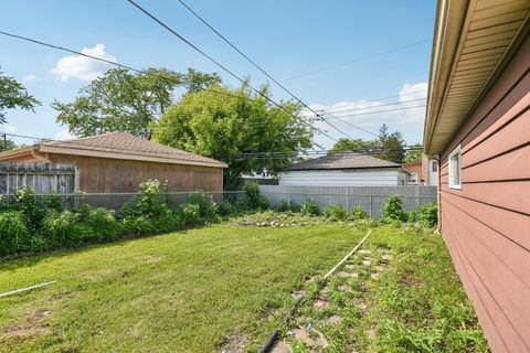 Tiny photo for 329 E Jefferson Street, Bensenville, IL 60106 (MLS # 12427667)