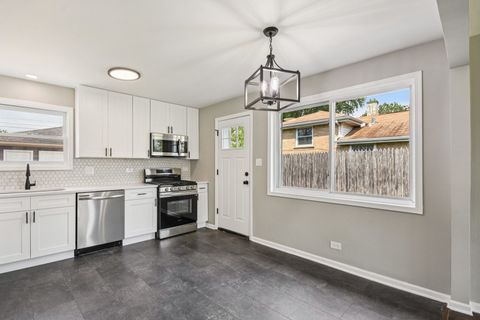 Tiny photo for 329 E Jefferson Street, Bensenville, IL 60106 (MLS # 12427667)
