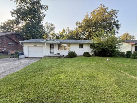 Photo of 988 Spruce Lane, St. Anne, IL 60964 (MLS # 12470155)