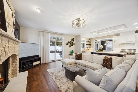 Tiny photo for 5605 S Quincy Street, Hinsdale, IL 60521 (MLS # 12545301)