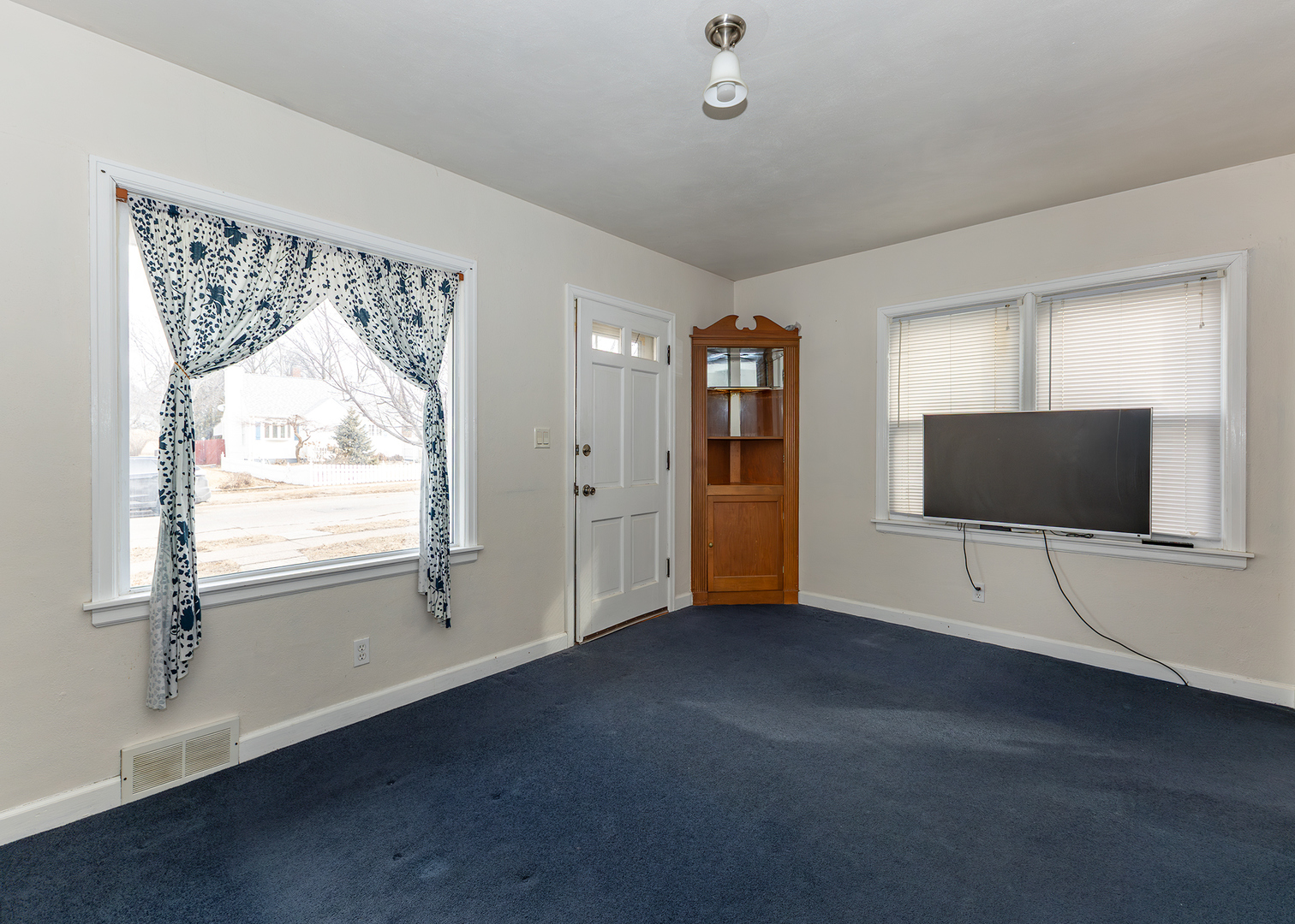 1517 W 38th Street