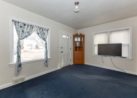 Tiny photo for 1517 W 38th Street, Davenport, IA 52806 (MLS # 12570971)