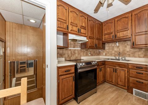 Tiny photo for 1517 W 38th Street, Davenport, IA 52806 (MLS # 12570971)