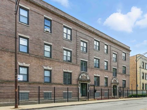 Tiny photo for 1127 E 61st Street #3, Chicago, IL 60637 (MLS # 12466358)