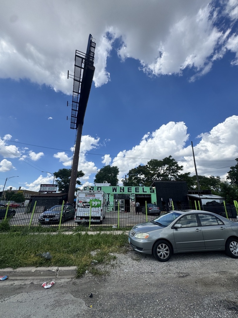 625 S Cicero Avenue