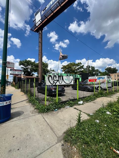 625 S Cicero Avenue Chicago IL 60644
