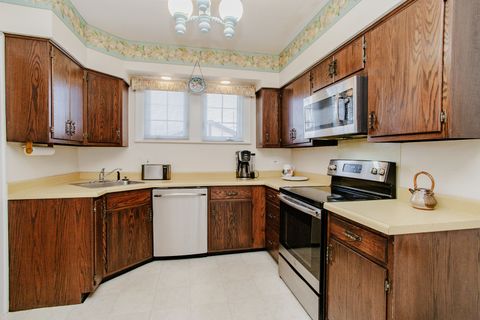 Tiny photo for 6176 N Nassau Avenue, Chicago, IL 60631 (MLS # 12609598)