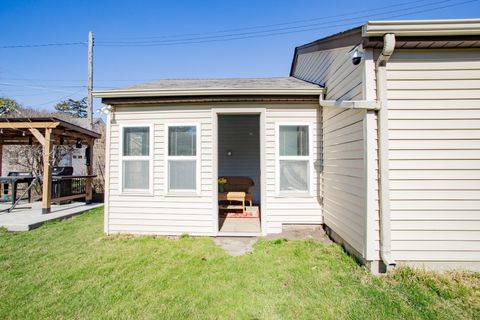 Tiny photo for 6176 N Nassau Avenue, Chicago, IL 60631 (MLS # 12609598)