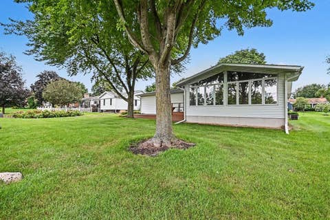 Tiny photo for 524 Parkside Drive, Sycamore, IL 60178 (MLS # 12735104)
