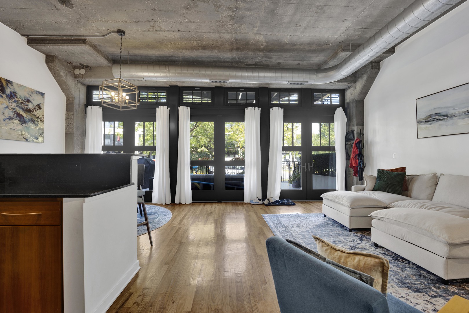 1111 W 15th Street 123