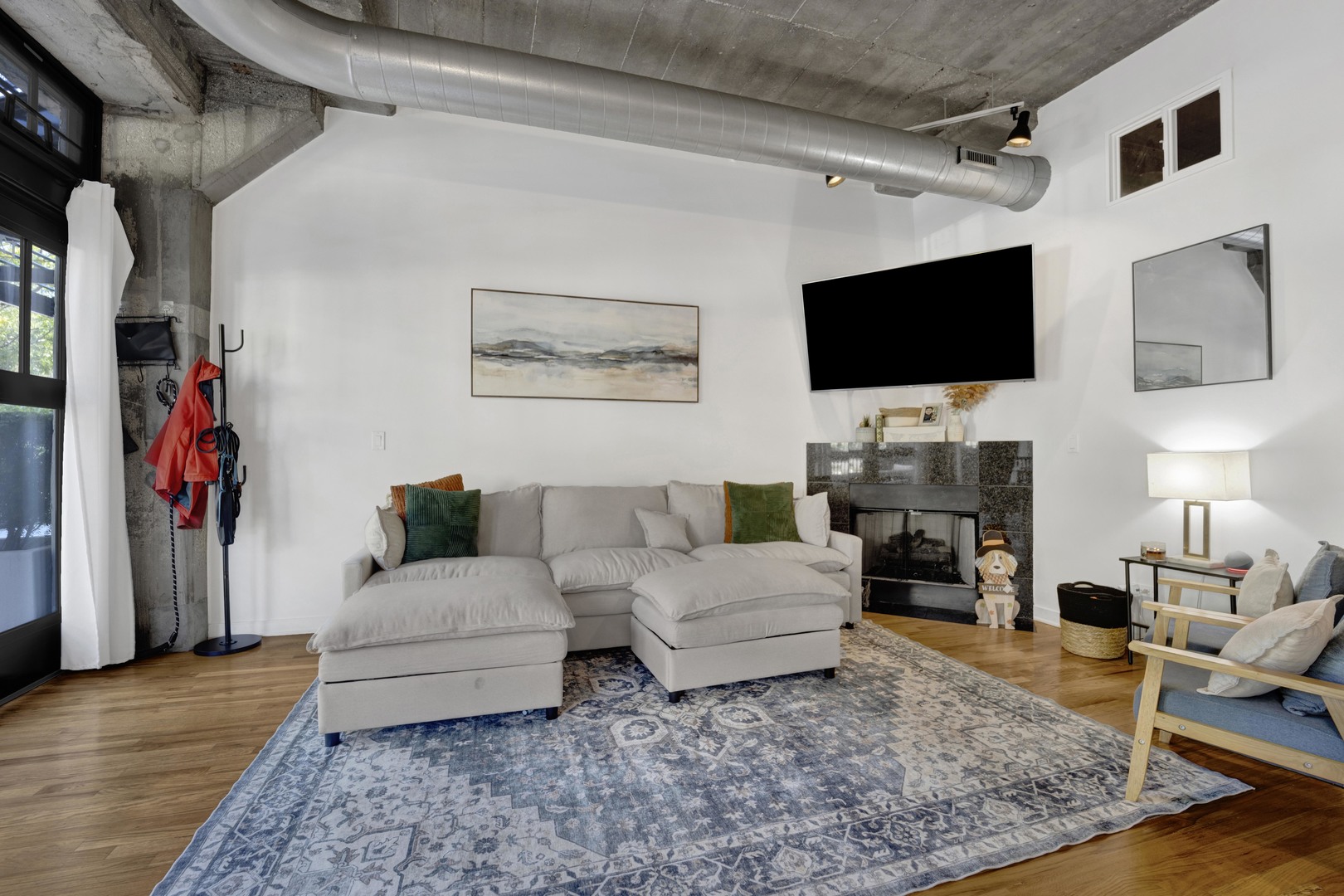1111 W 15th Street 123