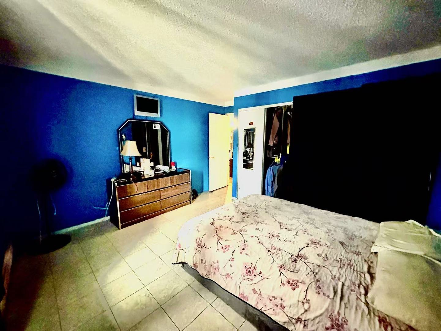 247 N Neltnor Boulevard F2C