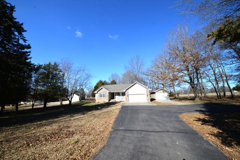 Tiny photo for 14687 N Lost Lake Lane, Mt Vernon, IL 62864 (MLS # 12581053)