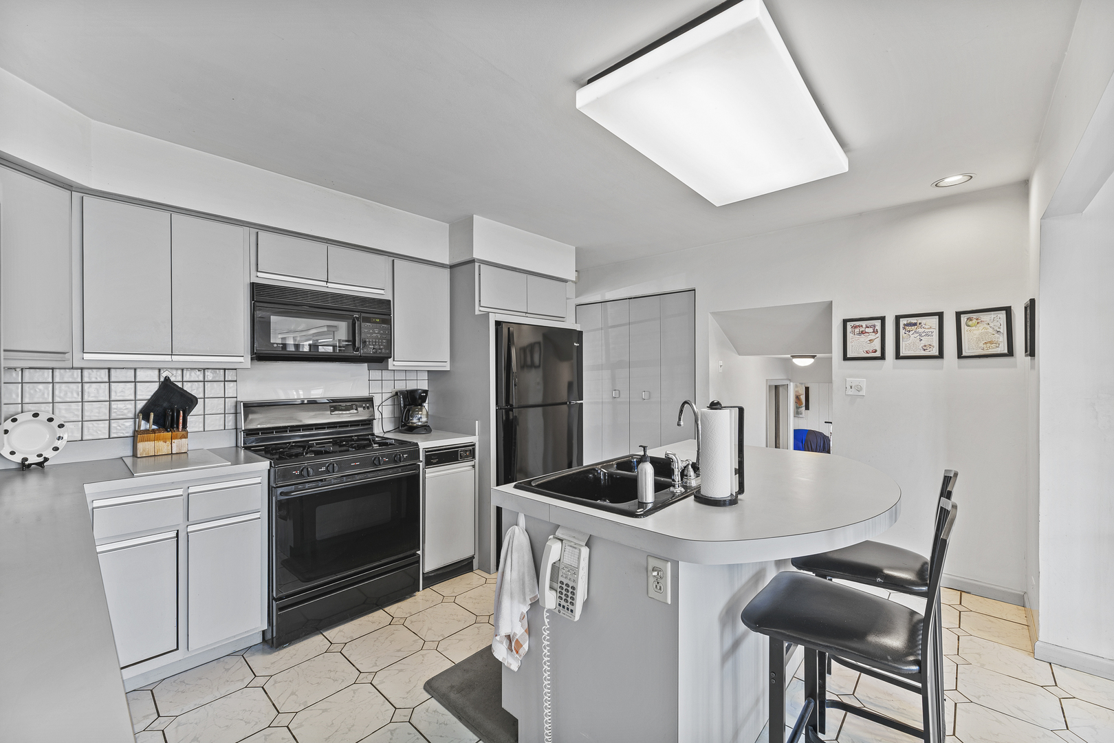 2213 Strawberry Lane