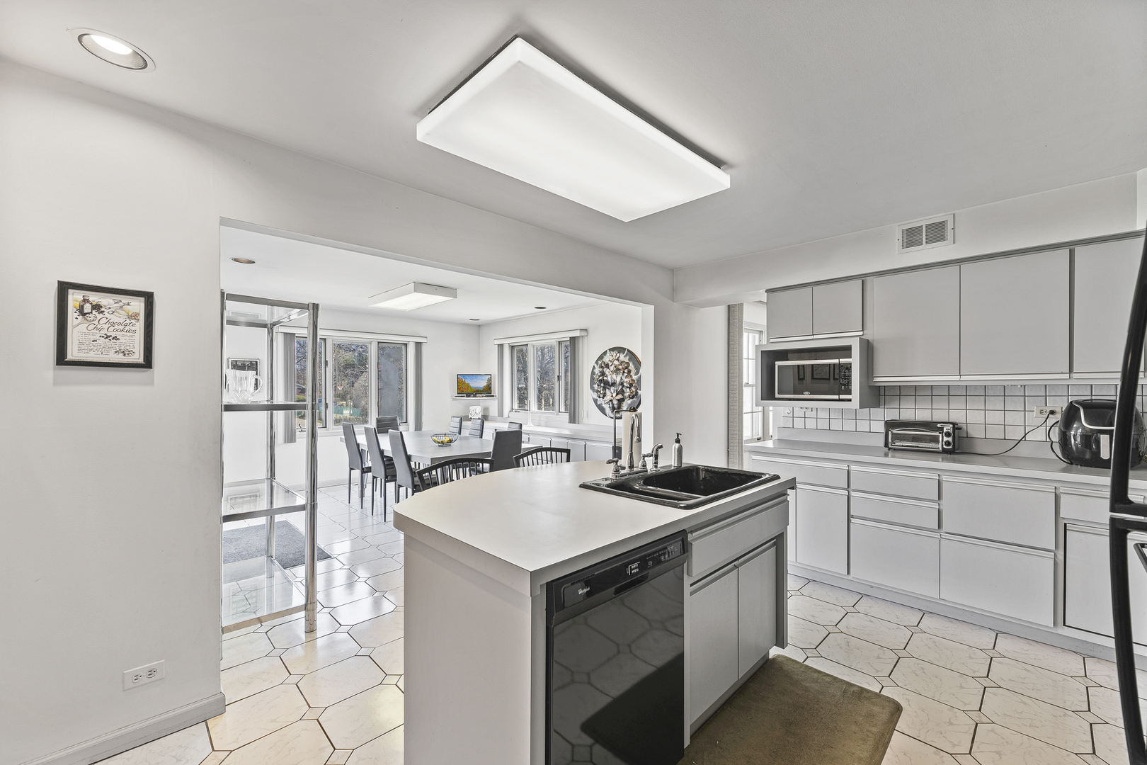 2213 Strawberry Lane
