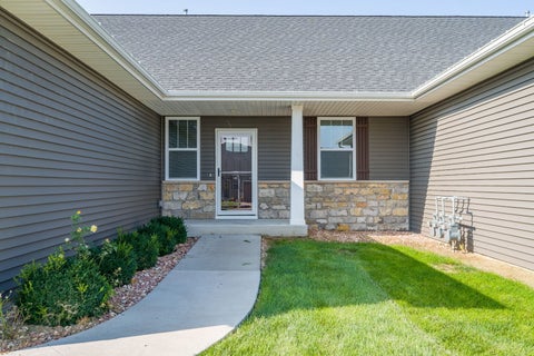 Tiny photo for 3044 Mary Leigh Drive, Bettendorf, IA 52722 (MLS # 12768564)