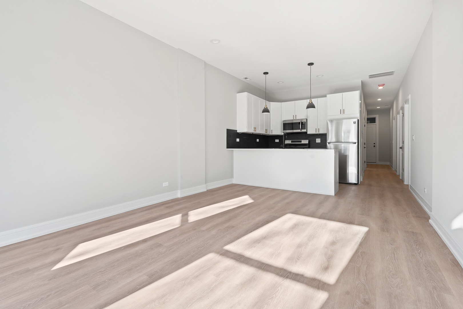 2540 W Cortez Street 1F