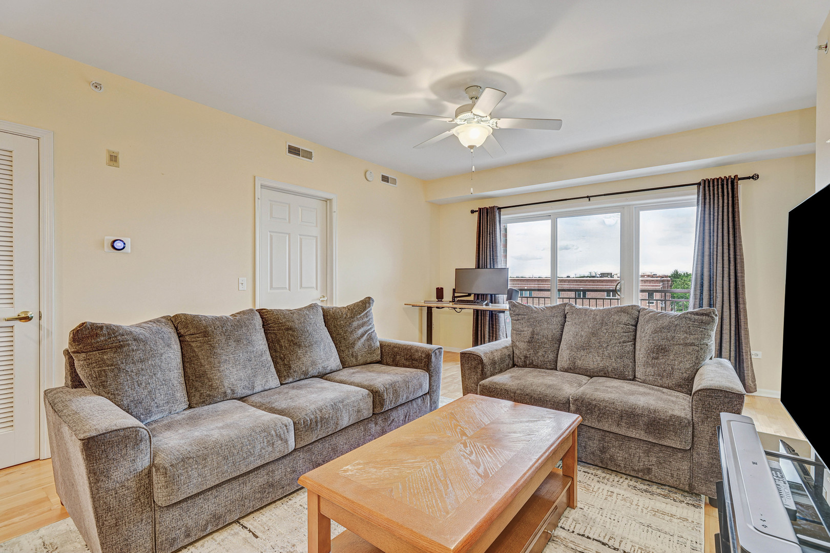 395 Graceland Avenue 701