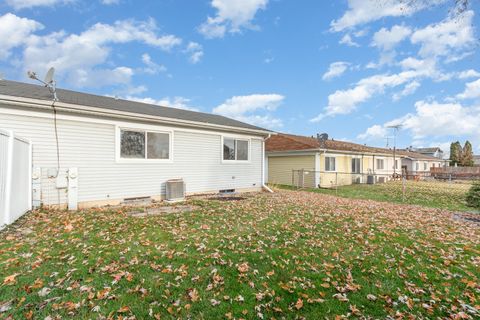 Tiny photo for 95 W Stevenson Drive, Glendale Heights, IL 60139 (MLS # 12523706)