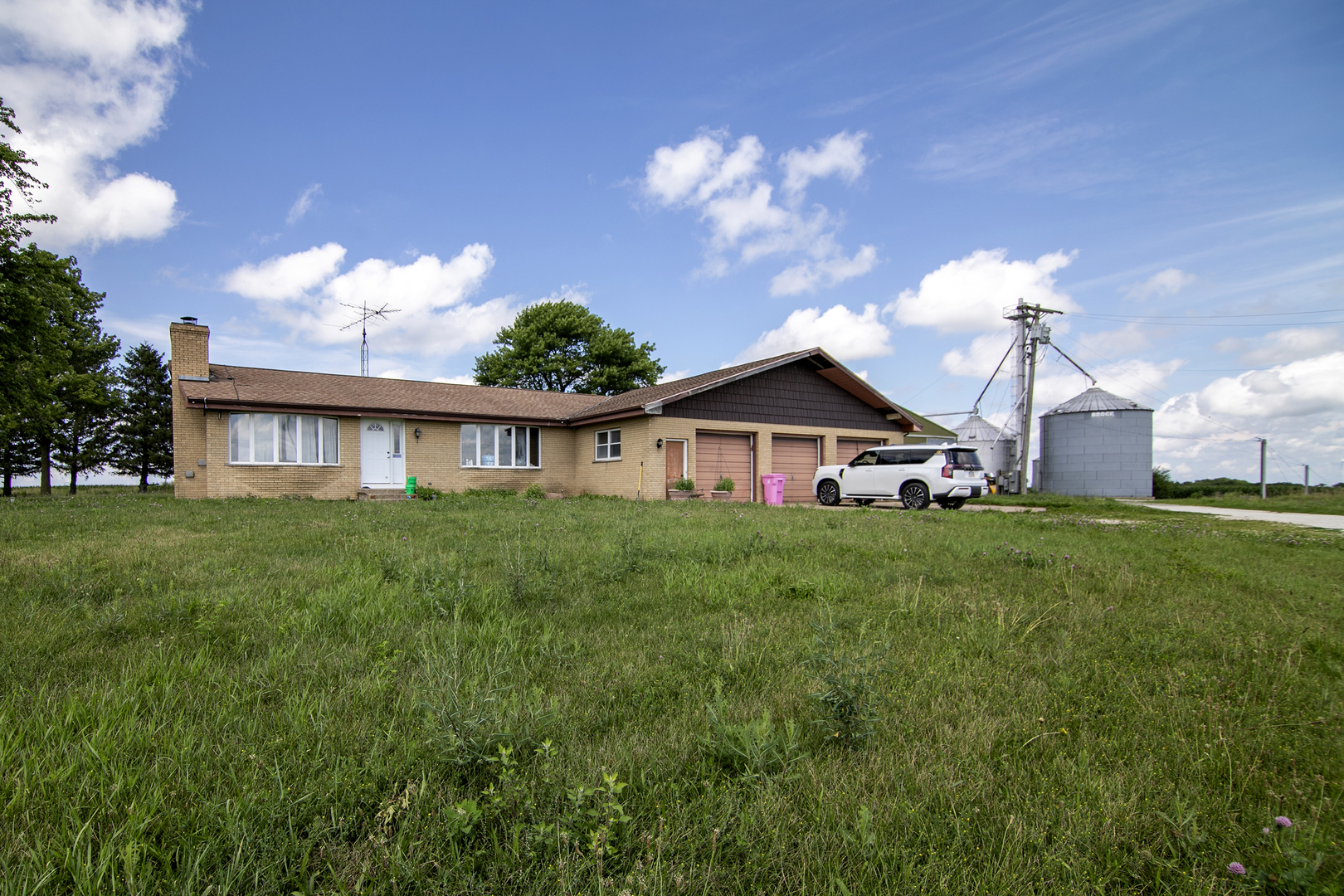 2043 Bloomingdale Road