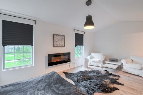 Tiny photo for 2804 Neubauer Circle, Lindenhurst, IL 60046 (MLS # 12617261)