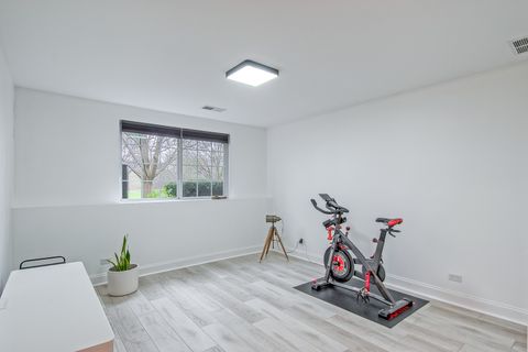 Tiny photo for 2804 Neubauer Circle, Lindenhurst, IL 60046 (MLS # 12617261)