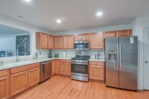 Tiny photo for 2804 Neubauer Circle, Lindenhurst, IL 60046 (MLS # 12617261)