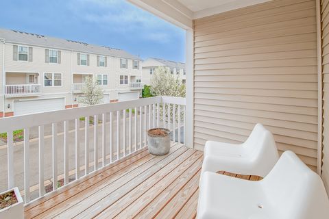 Tiny photo for 2804 Neubauer Circle, Lindenhurst, IL 60046 (MLS # 12617261)