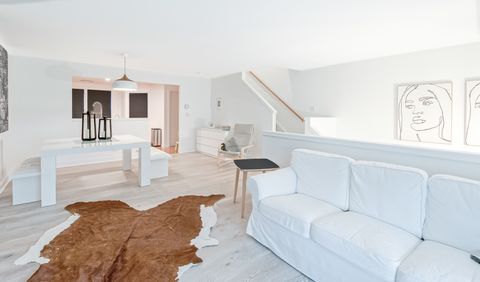 Tiny photo for 2804 Neubauer Circle, Lindenhurst, IL 60046 (MLS # 12617261)